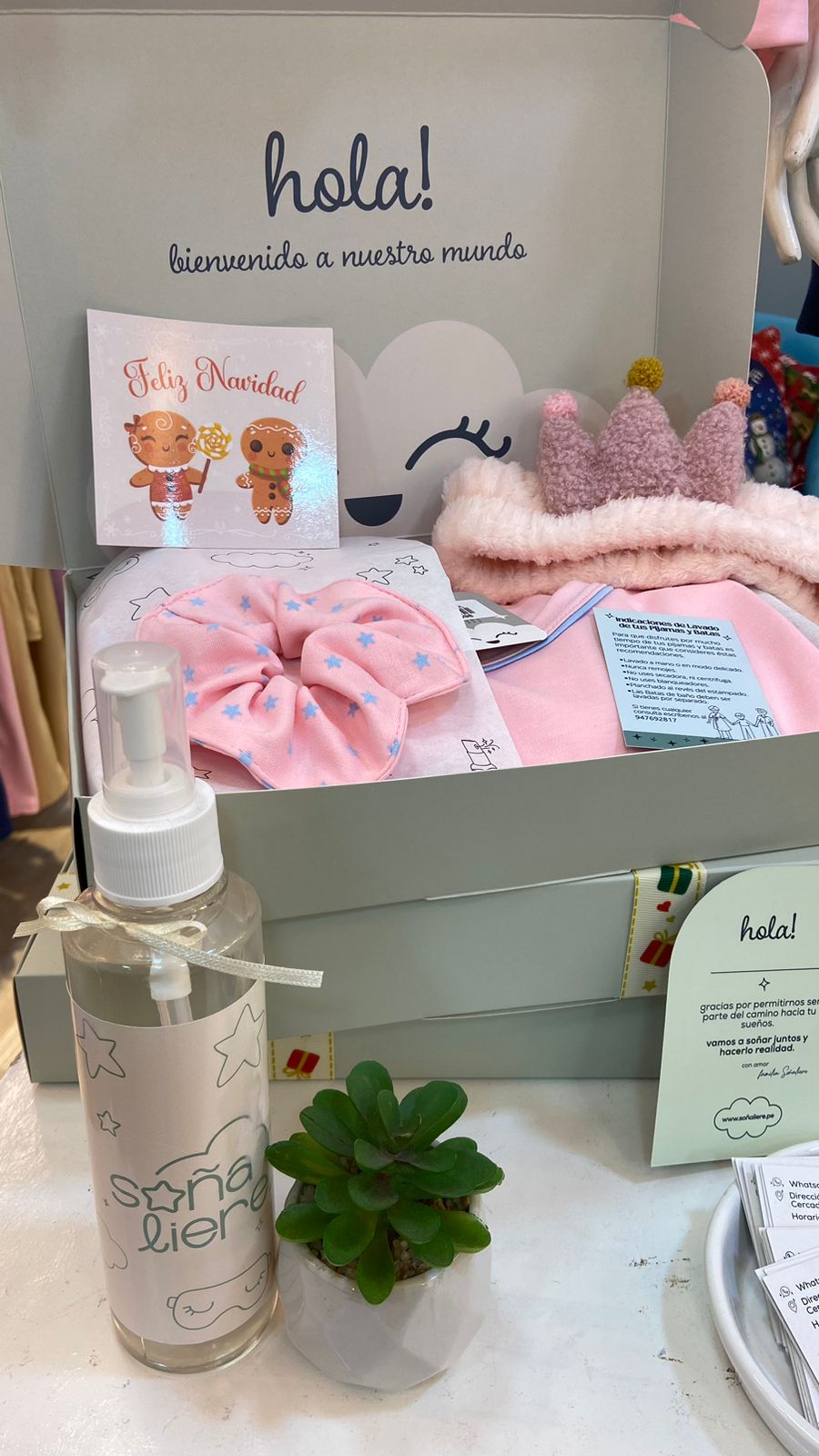 Linea hogar y accesorios, mantas, toallas, gorras de baño, antifaces y nuestro delicioso aroma Soñaliere.